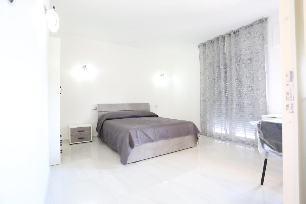 Il Giglio Hotel Кастел Волтурно Екстериор снимка
