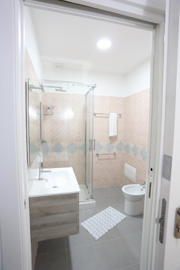 Il Giglio Hotel Кастел Волтурно Екстериор снимка
