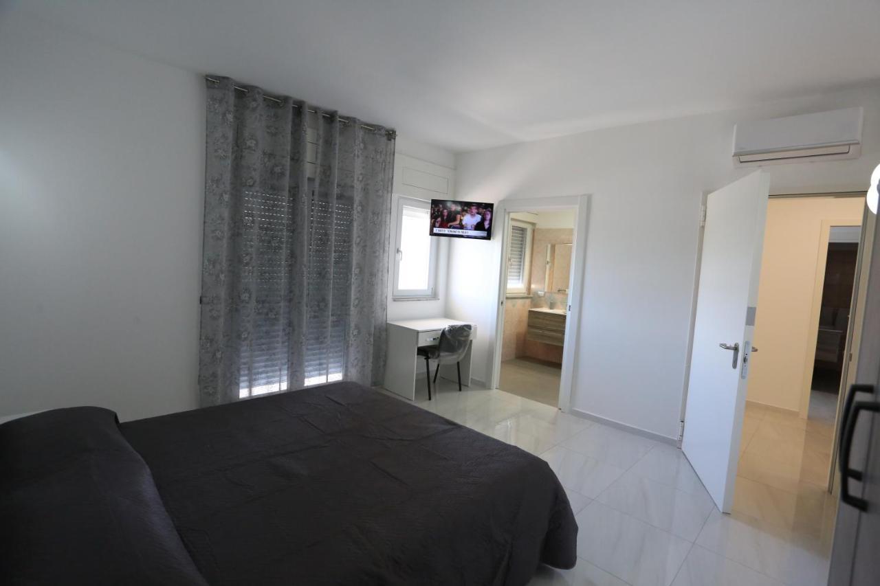 Il Giglio Hotel Кастел Волтурно Екстериор снимка